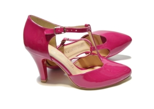 Pantofle z paskiem fuksja amarant